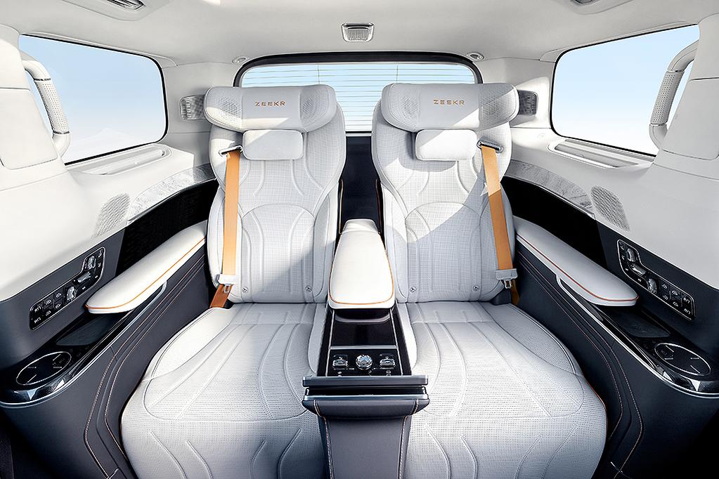 Zeekr 009 — Interior